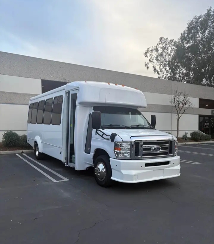 2019 Ford E-450 Limo Bus