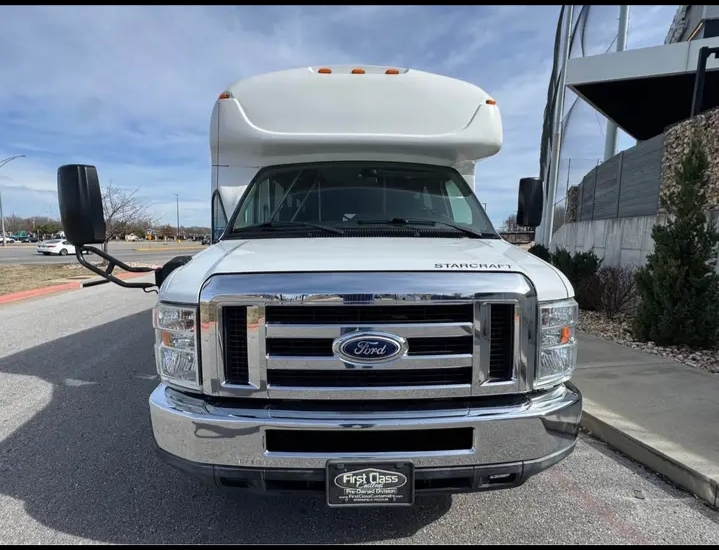 2015 Ford E-450 Shuttle Bus
