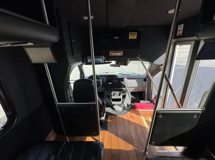 2015 Ford E-450 Shuttle Bus