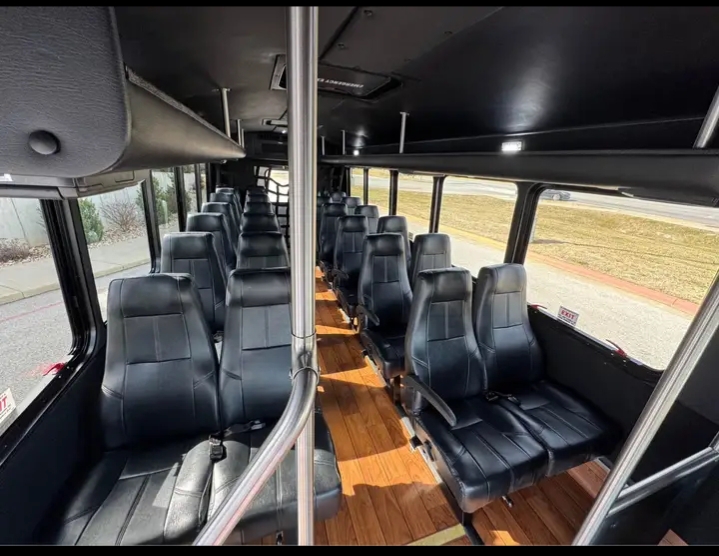 2015 Ford E-450 Shuttle Bus