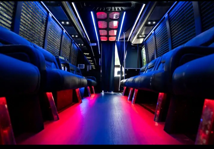 2019 Ford F-550 Limo Bus