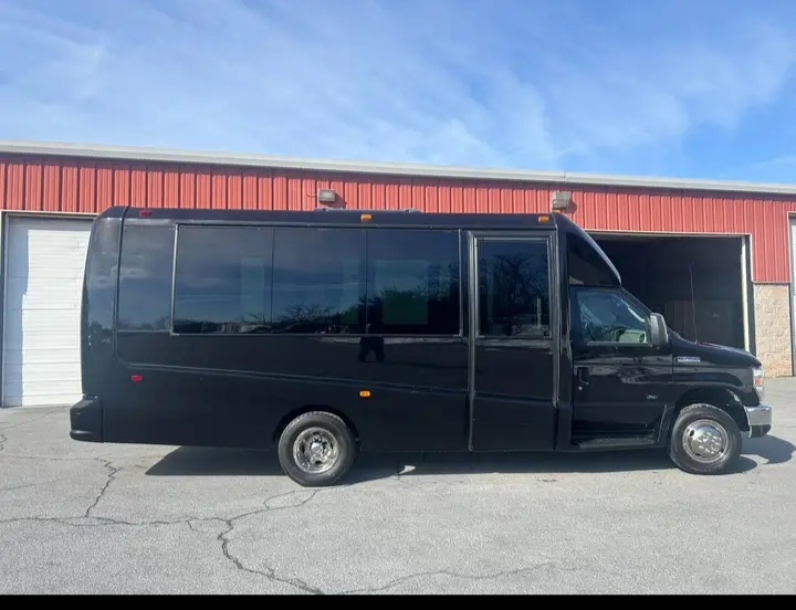 2019 Ford E-450 Shuttle Bus