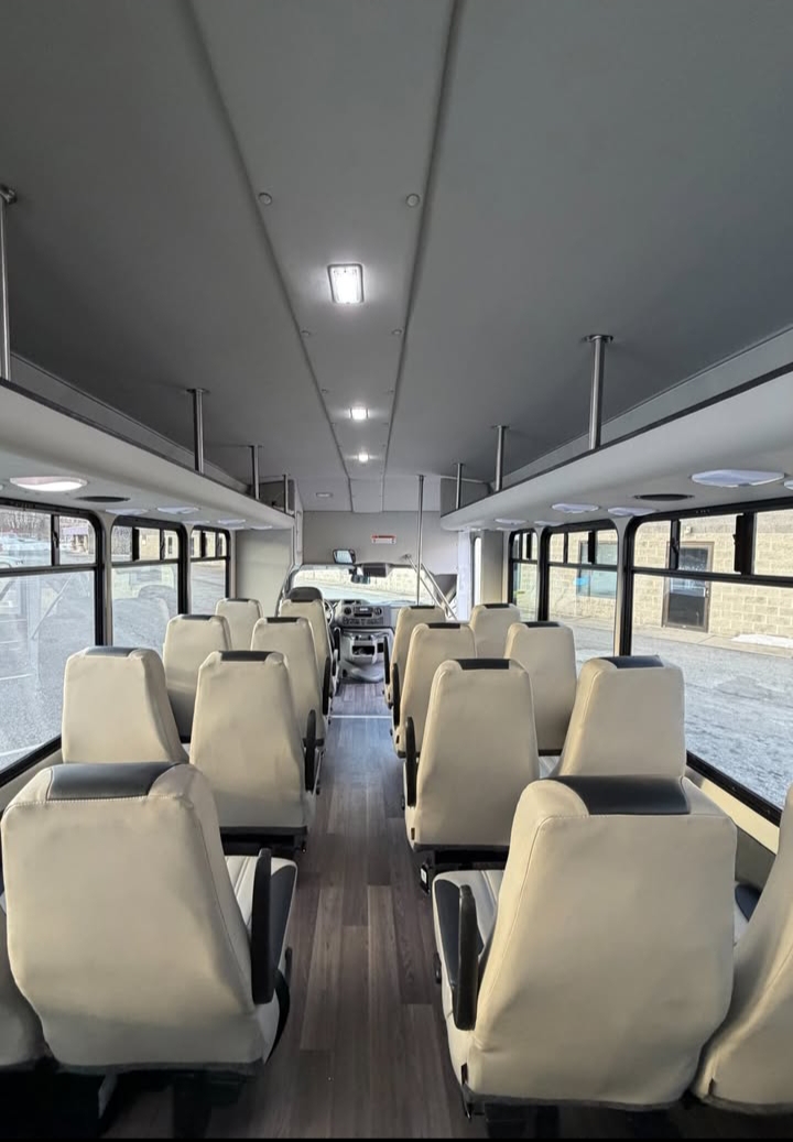 2023 Ford E-450 Starcraft Allstar Shuttle Bus