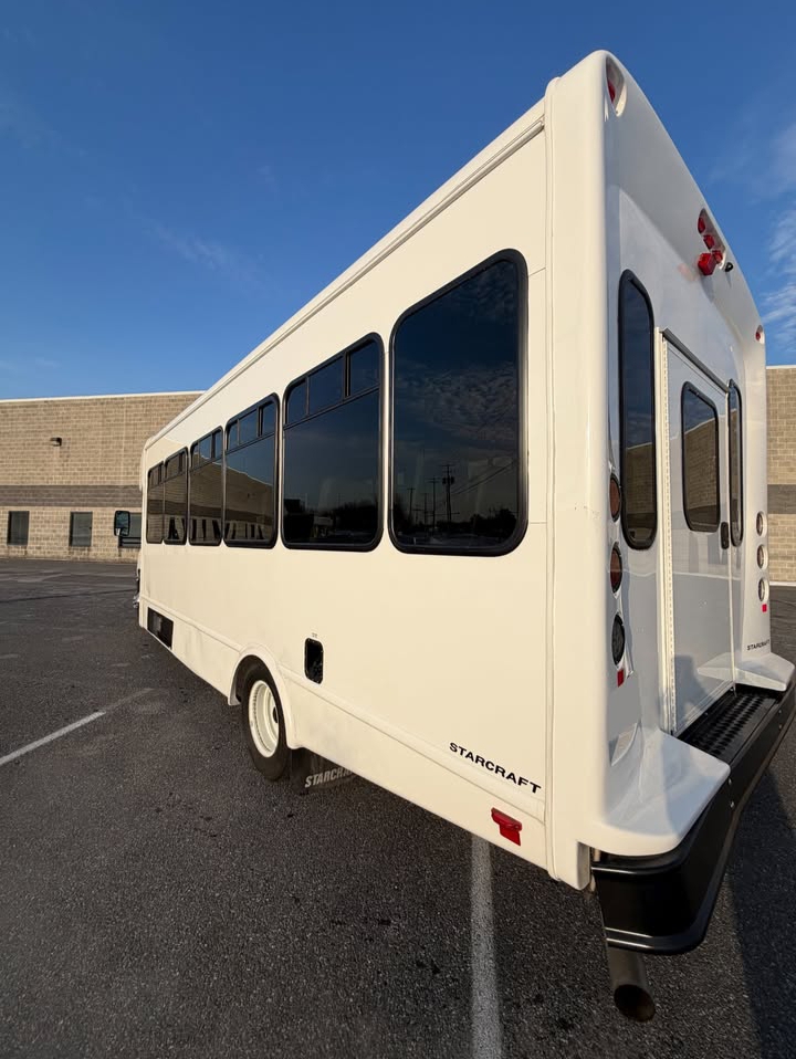 2023 Ford E-450 Starcraft Allstar Shuttle Bus