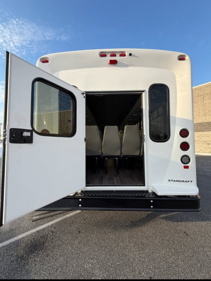 2023 Ford E-450 Starcraft Allstar Shuttle Bus
