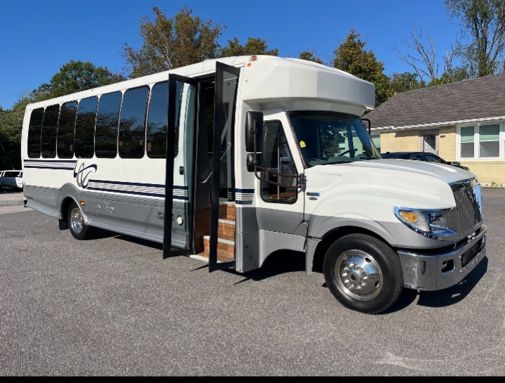 2014 International Turtle Top Shuttle Bus