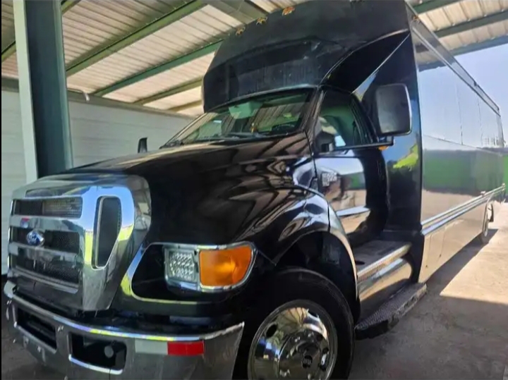 2008 Ford F-650 Limo Bus