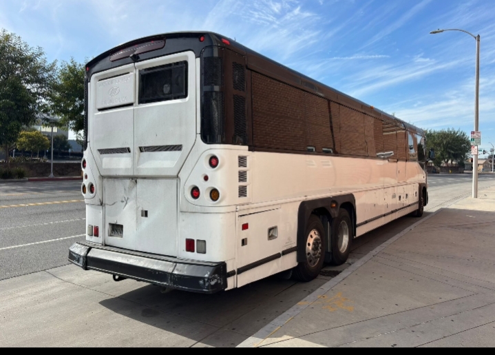2008 MCI 4500CT Motorcoach