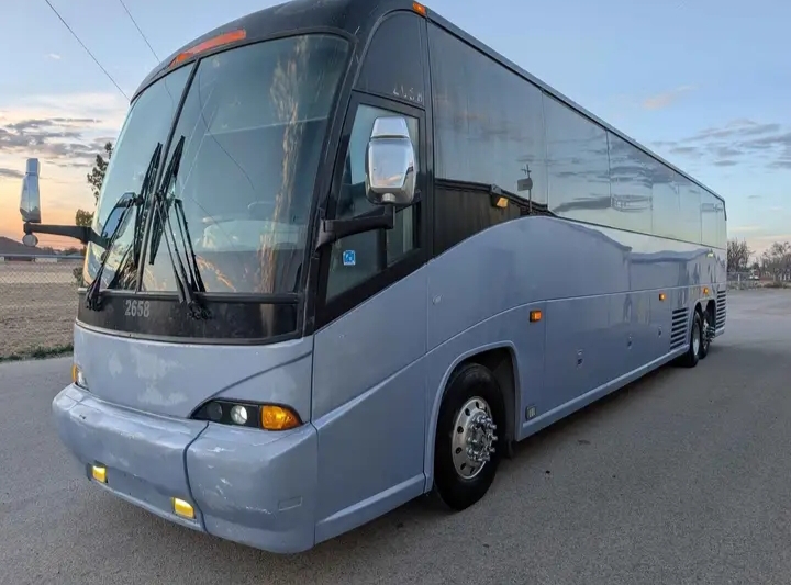 2004 MCI J4500 Motorcoach