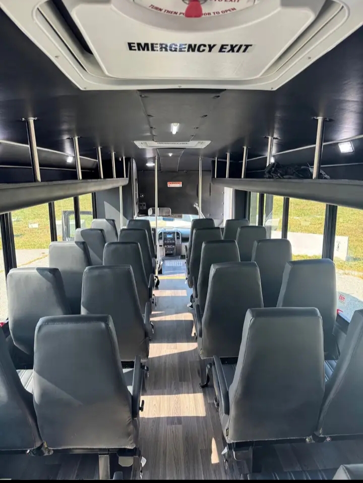 2023 Ford F-550 Shuttle Bus