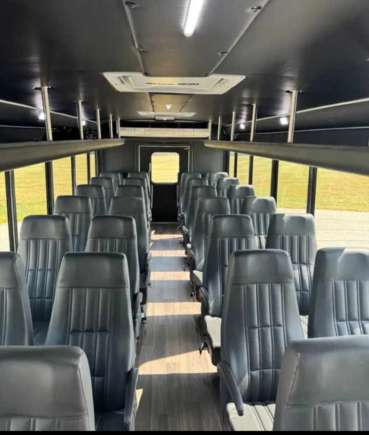 2023 Ford F-550 Shuttle Bus