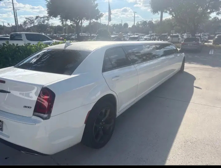 2003 Chrysler 300 Limousine