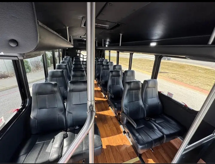 2015 Ford E-450 Shuttle Bus