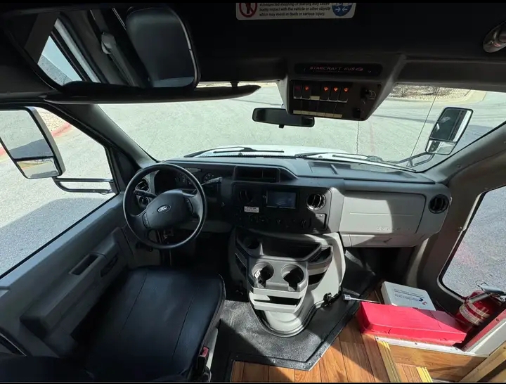 2015 Ford E-450 Shuttle Bus