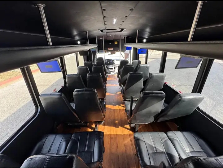 2015 Ford E-450 Shuttle Bus
