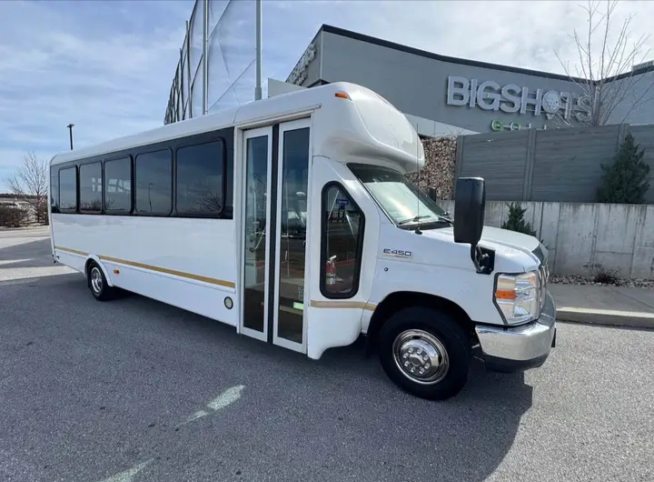 2015 Ford E-450 Shuttle Bus