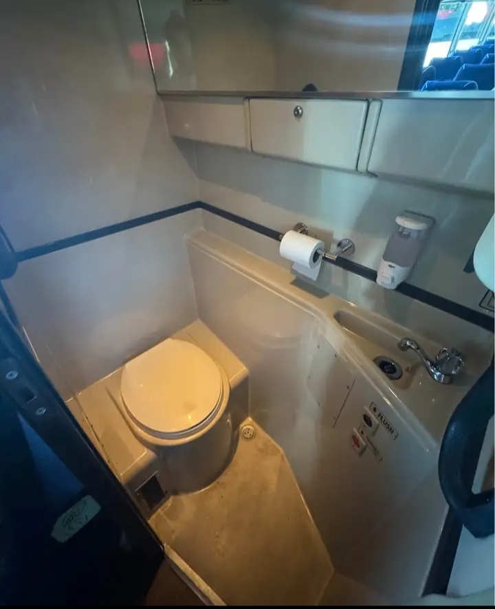 2015 Prevost H3-45 Motorcoach