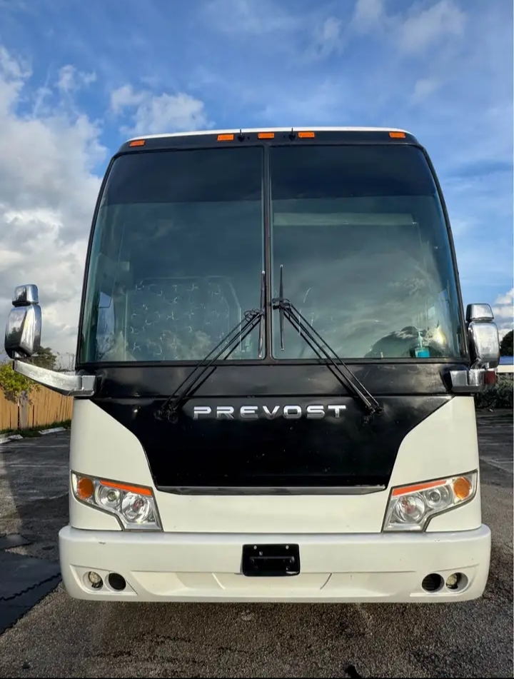 2015 Prevost H3-45 Motorcoach