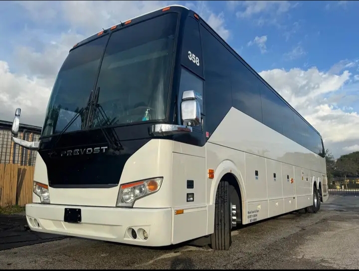 2015 Prevost H3-45 Motorcoach