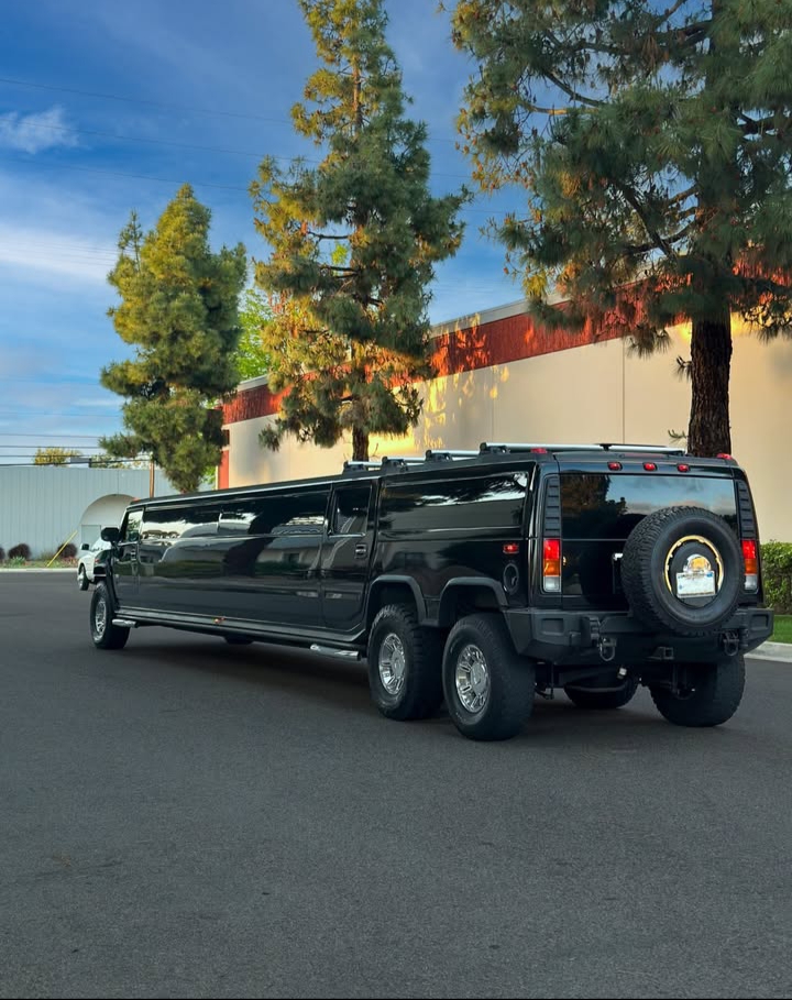 2004 Hummer H2 Limousine