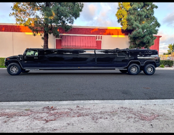2004 Hummer H2 Limousine