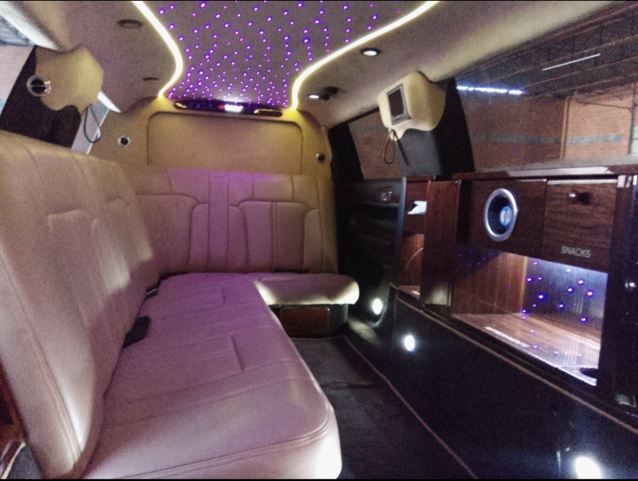 2014 Lincoln MKT Limousine