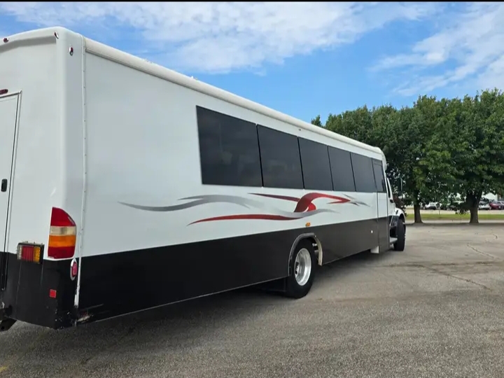 2007 International 3200 Shuttle Bus