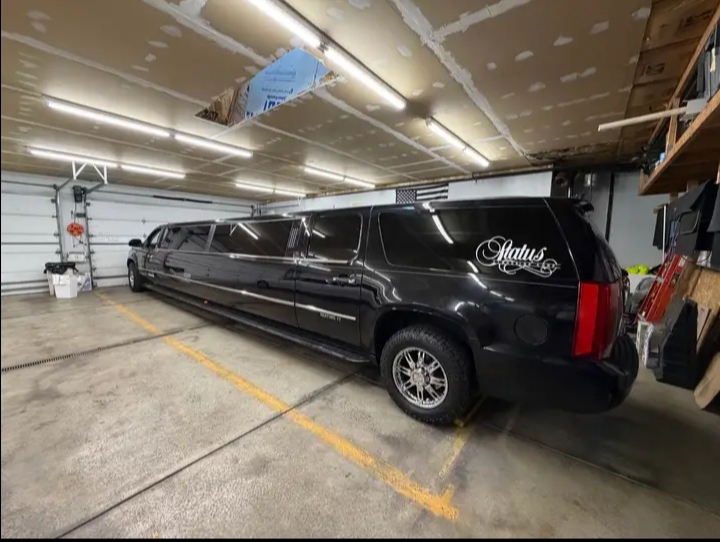 2008 Cadillac Escalade Limousine