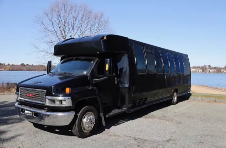 2014 GMC C5500 Limo Bus