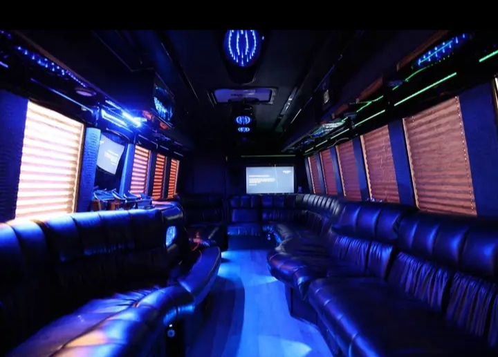 2014 GMC C5500 Limo Bus