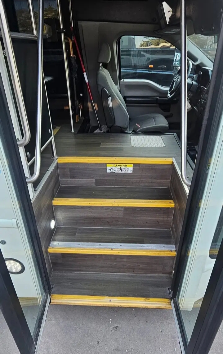 2019 Ford F-550 Shuttle Bus