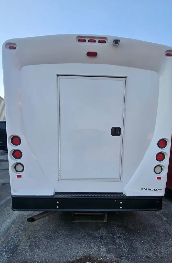 2019 Ford F-550 Shuttle Bus