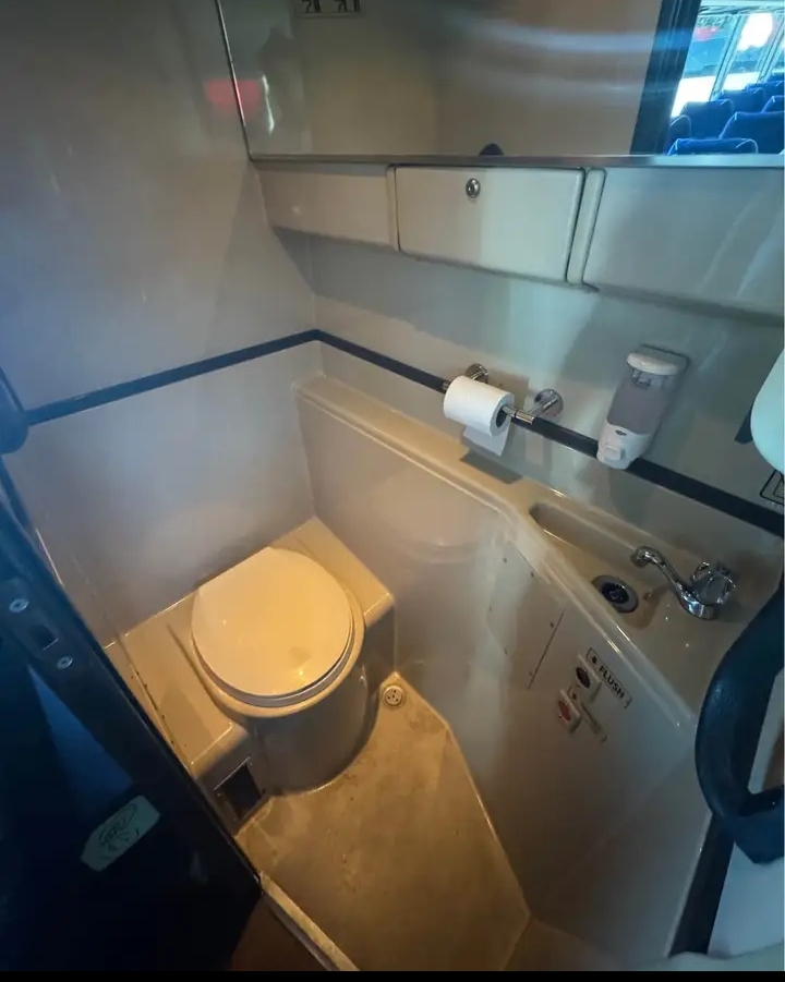 2015 Prevost H3-45 Motorcoach