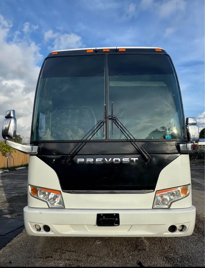 2015 Prevost H3-45 Motorcoach