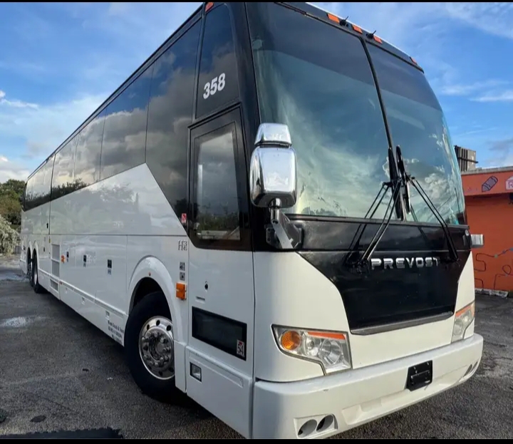 2015 Prevost H3-45 Motorcoach