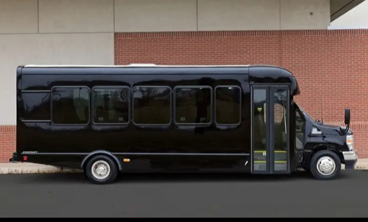 2024 Ford E-450 Shuttle Bus