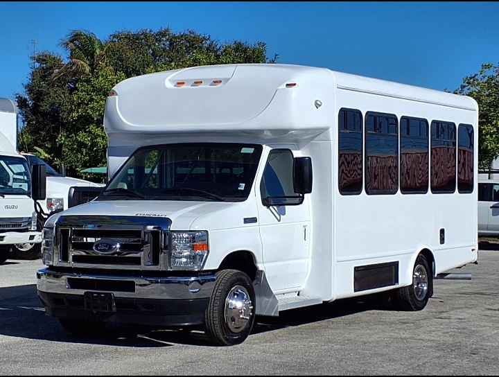 2021 Ford E-350 Shuttle Bus