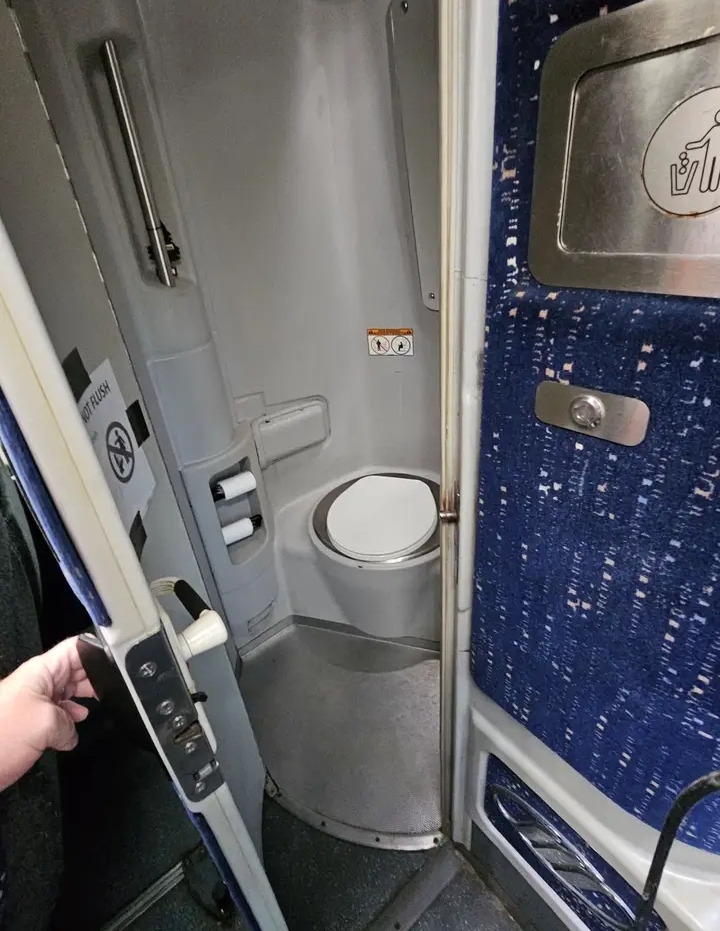 2013 MCI J4500 Motorcoach