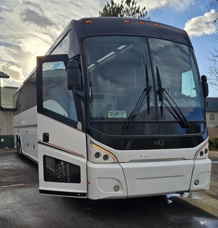 2013 MCI J4500 Motorcoach