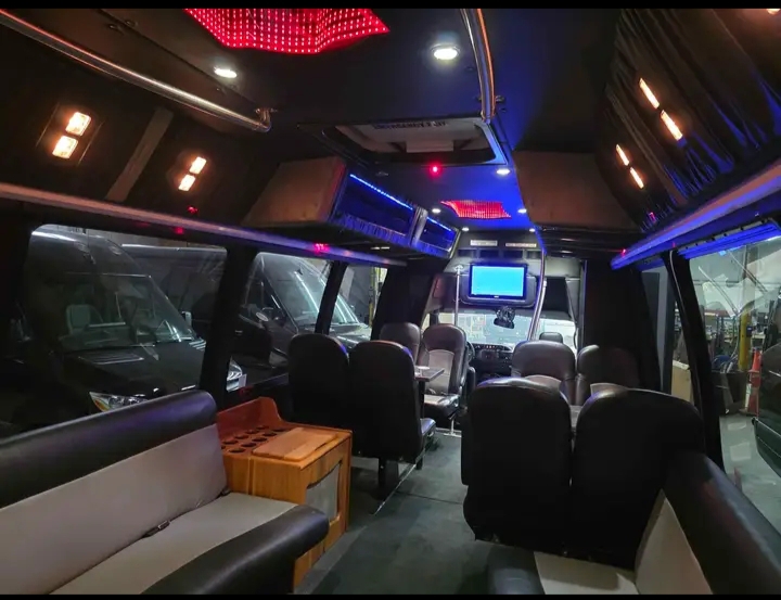 2011 Ford E-450 Limo Bus