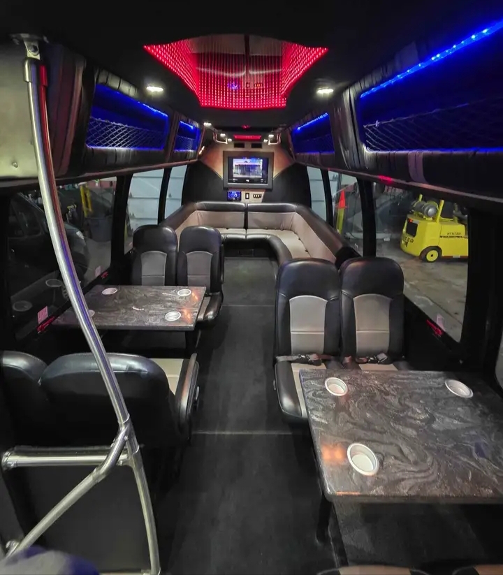 2011 Ford E-450 Limo Bus