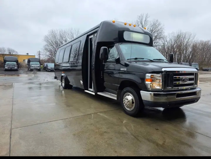 2011 Ford E-450 Limo Bus