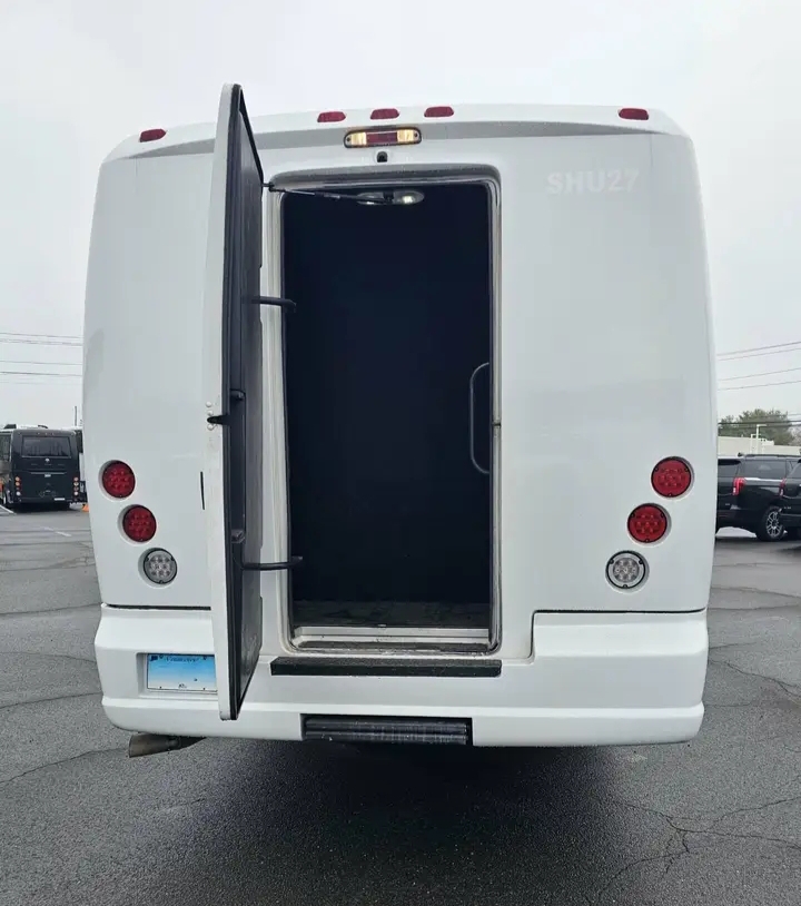 2019 Ford F-550 Executive Shuttle Bus