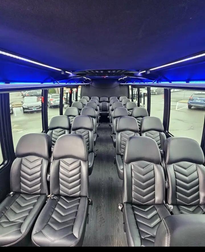 2019 Ford F-550 Executive Shuttle Bus