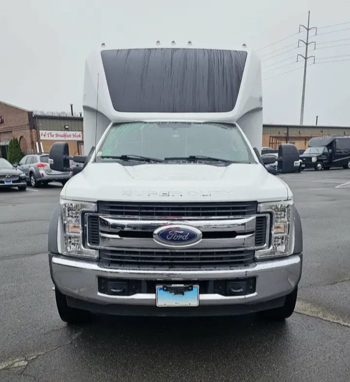 2019 Ford F-550 Executive Shuttle Bus