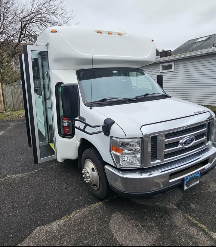 2019 Ford E-450 Shuttle Bus