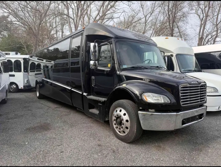 2014 Freightliner M2 Shuttle Bus