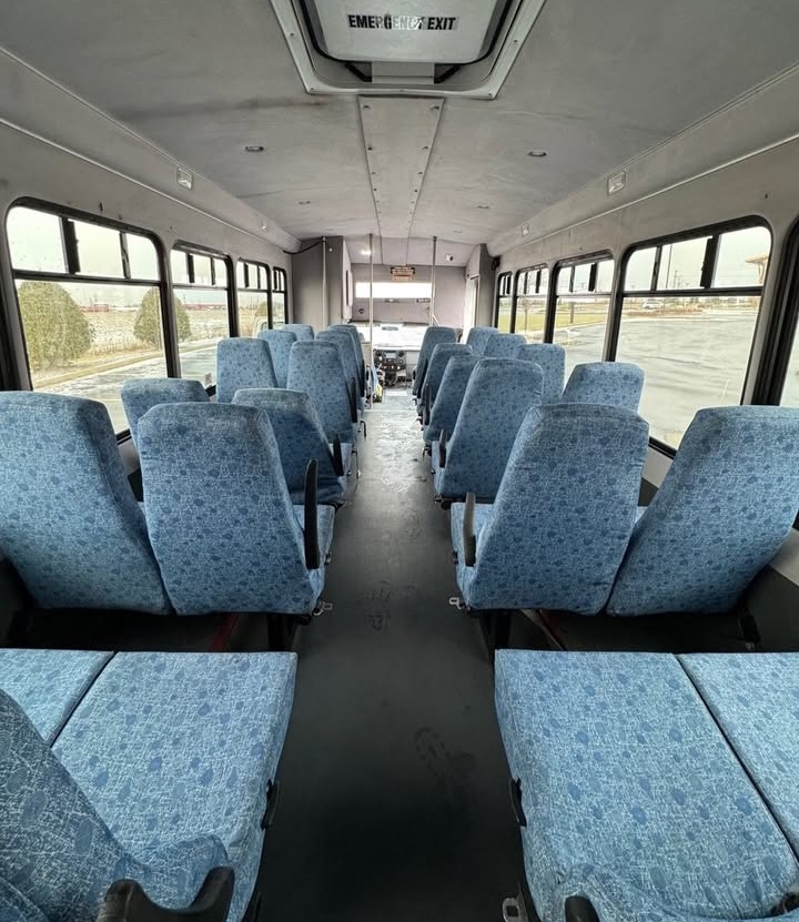 2015 Ford F-550 Shuttle Bus