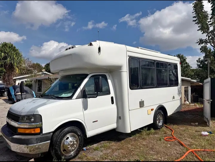 2012 Chevrolet Express Shuttle Bus