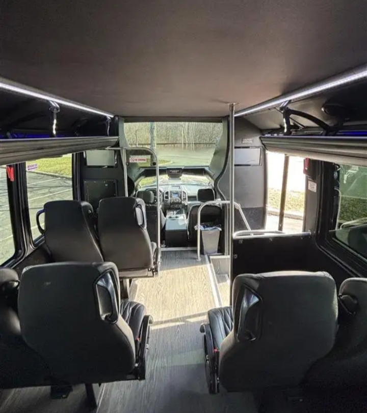 2023 Ford F-600 Shuttle Bus